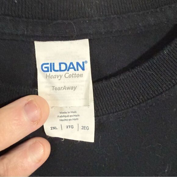 Gildan Black Short Sleeve Tee with Graphic Design - Picture 3 of 4